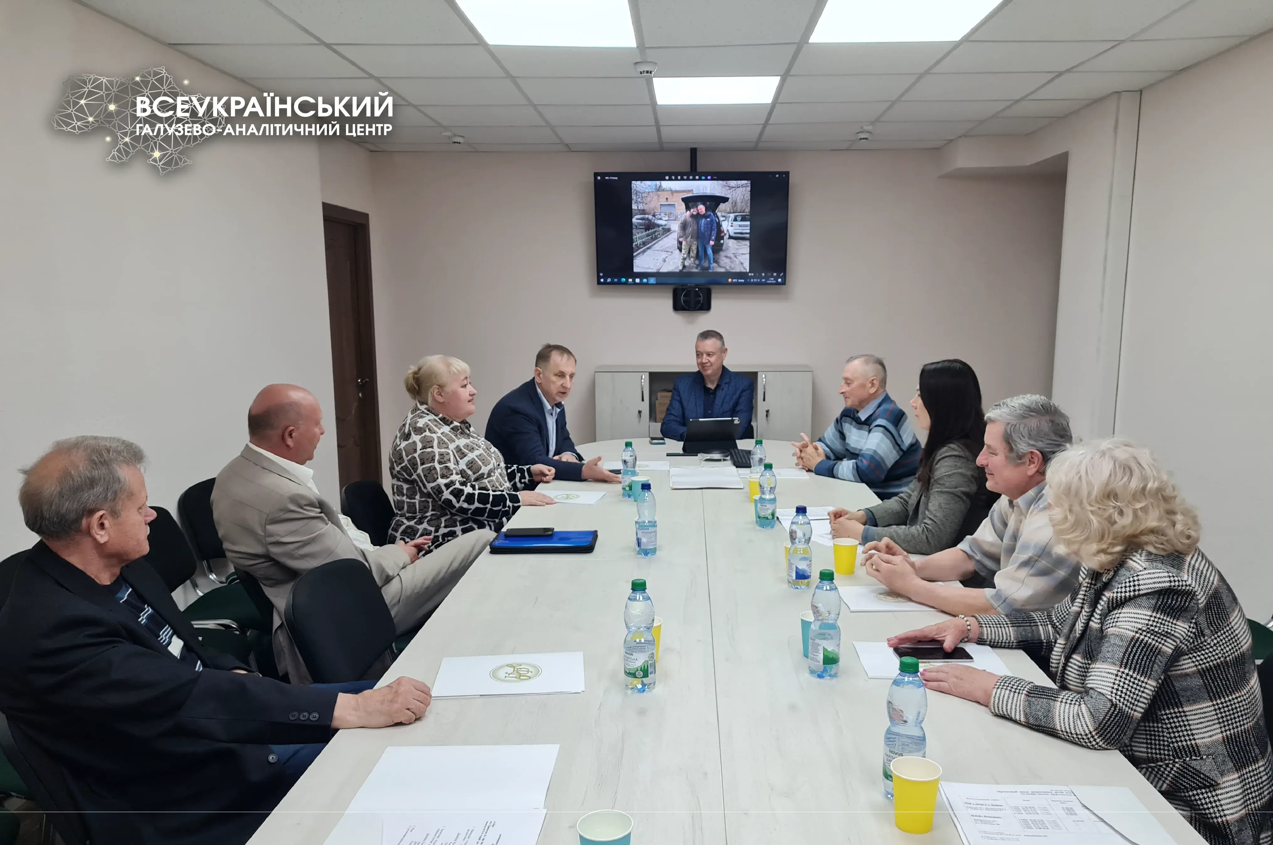 Зображення новини: {{ item.title }}